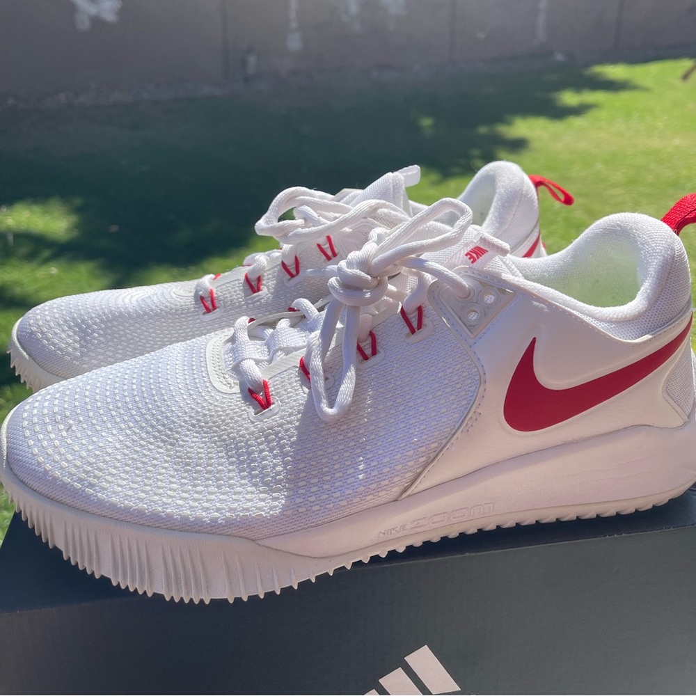 Nike zoom hyper space 2 size 11 womens.